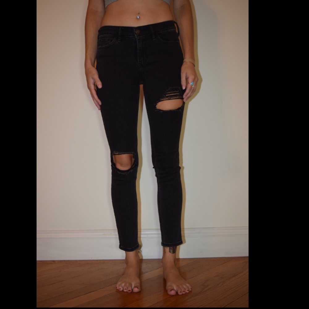 Hollister Low Rise Super Stretch Skinny Crop